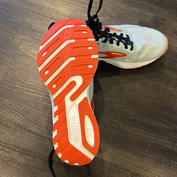 Brooks running shoes - Picture 4 of 4